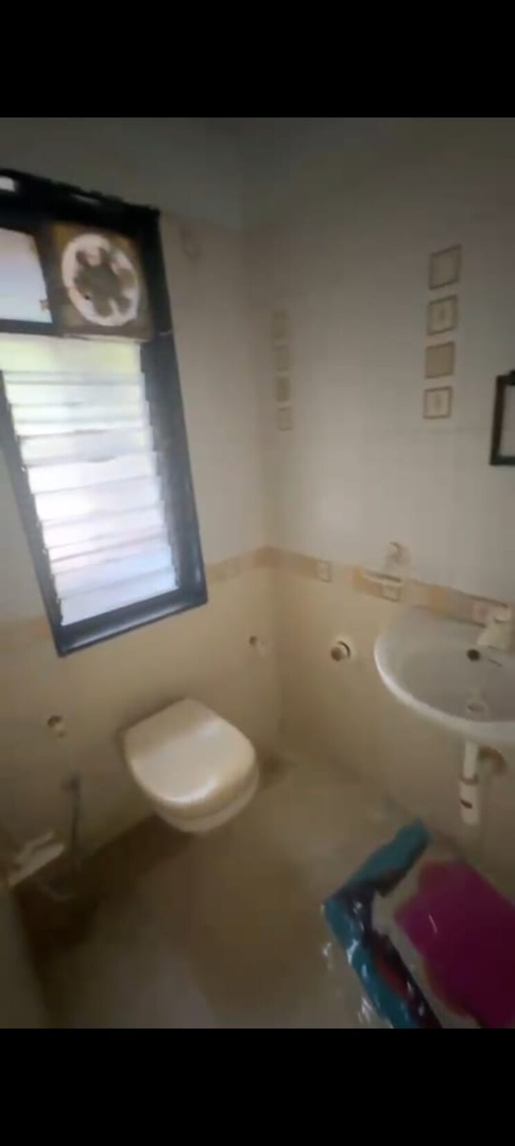 Bathroom, vile parle east 3 Bedroom 1800 Sq.Ft. Apartment In Vile Parle East Mumbai 8463593