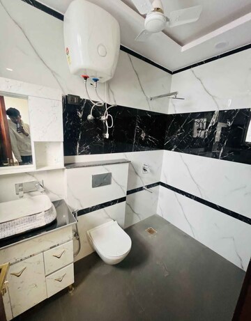 Bathroom in 2 BHK Builder Floor at Paschim Vihar – for Rent