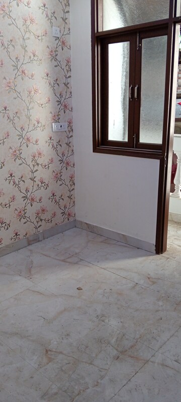 Room in 2 BHK Builder Floor at Govindpuri – for Rent