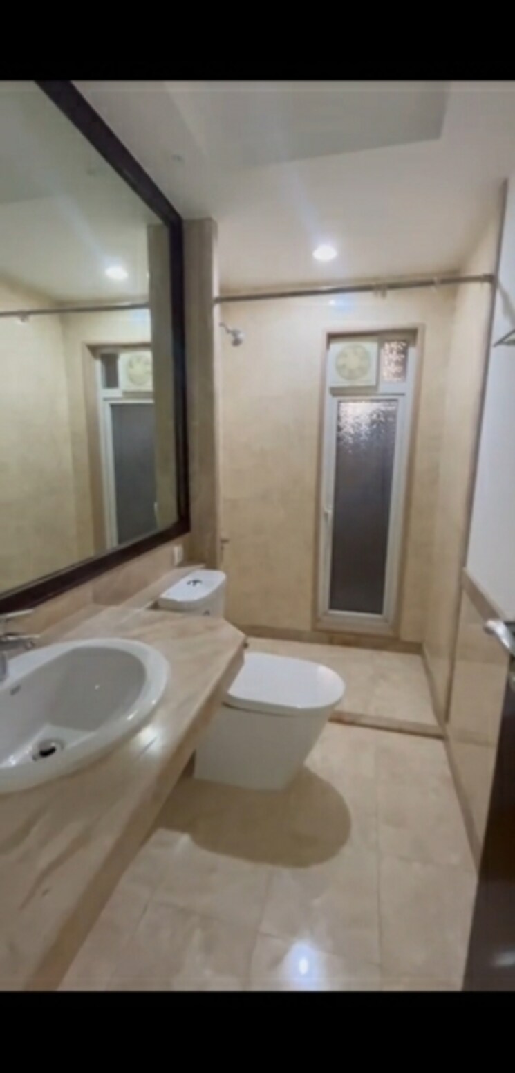 Bathroom, hiranandani-gardens-glen-ridge 4 Bedroom 2700 Sq.Ft. Apartment In Powai Mumbai 8463710