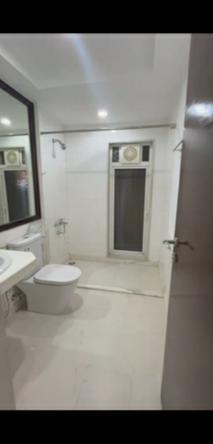 Bathroom, hiranandani-gardens-glen-ridge 4 Bedroom 2700 Sq.Ft. Apartment In Powai Mumbai 8463710