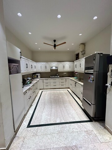 Building Lobby in 3 BHK Villa at Sector 50 – for Rent