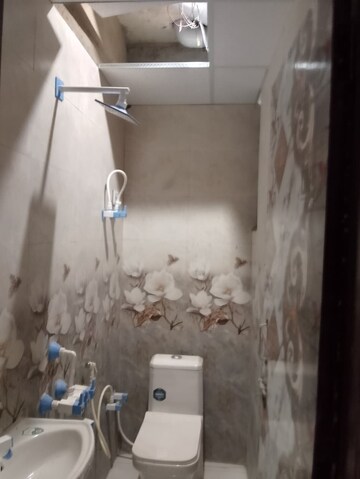 Bathroom in 1 BHK Builder Floor at Sector 49 – for Rent
