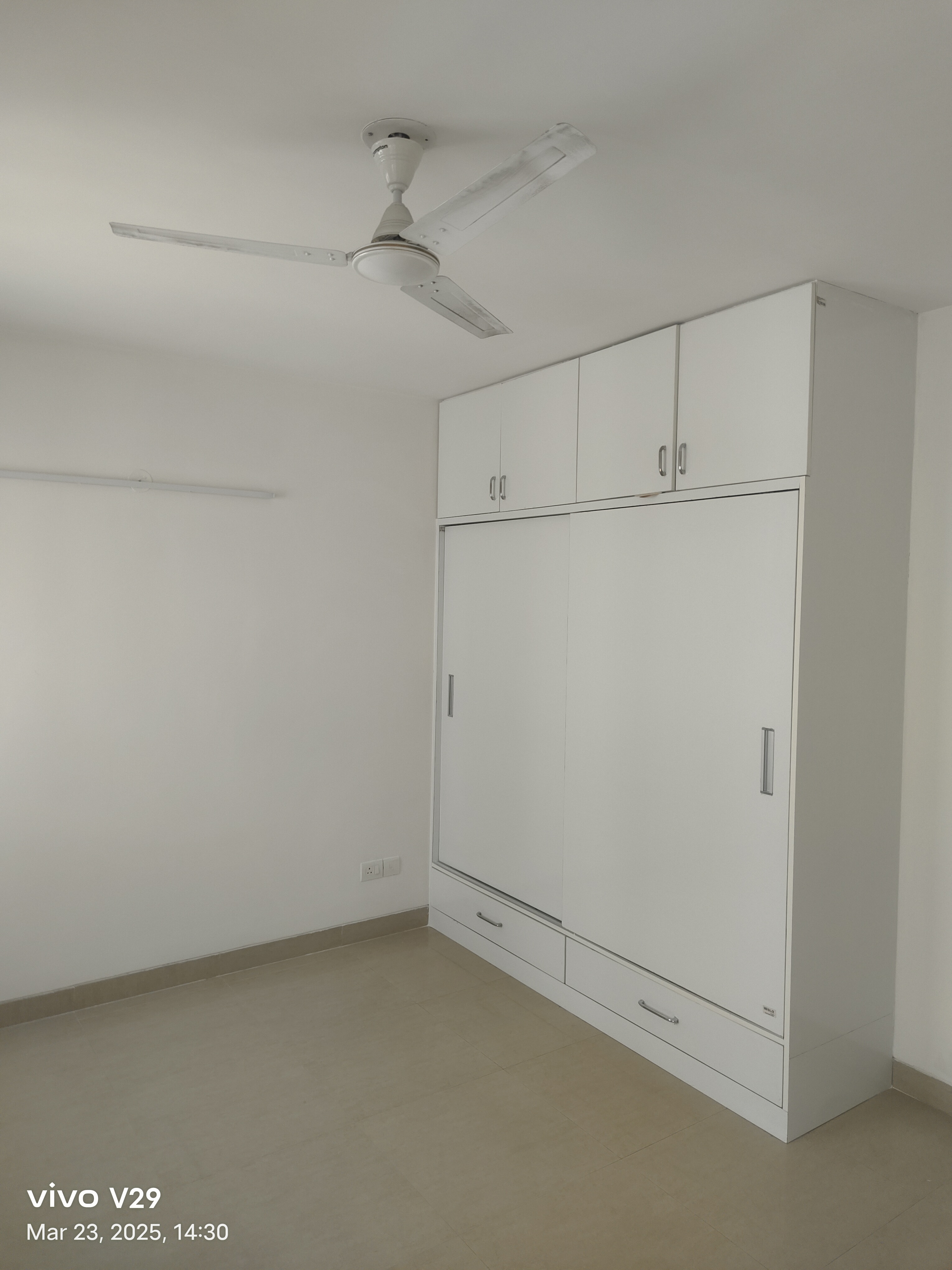 4 BHK + Extra Room Apartment For Sale in Emaar MGF Emerald Hills