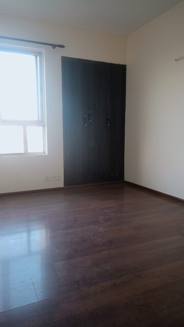 Room in 3 BHK Builder Floor at Sector 49 – for Rent