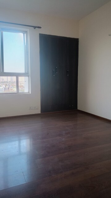 Room in 3 BHK Builder Floor at Sector 49 – for Rent