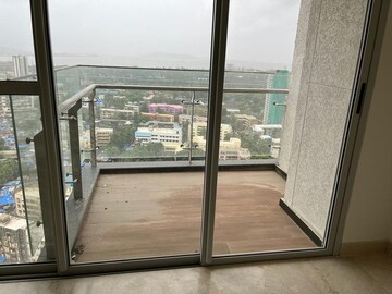 Room in 4 BHK Apartment at Lodha Azzuro, Parel – for Rent