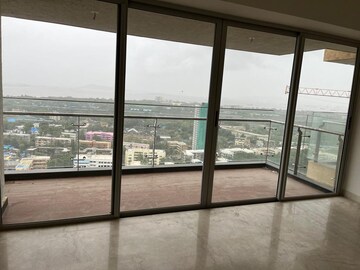 Room in 4 BHK Apartment at Lodha Azzuro, Parel – for Rent
