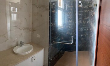 Bathroom in 3 BHK Independent House at Ocus Quantum, Sector 51 – for Rent