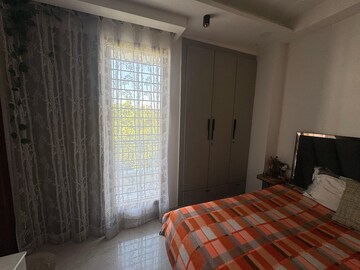 Bedroom in 2 BHK Builder Floor at Super Mart 1, Sector 27 – for Rent