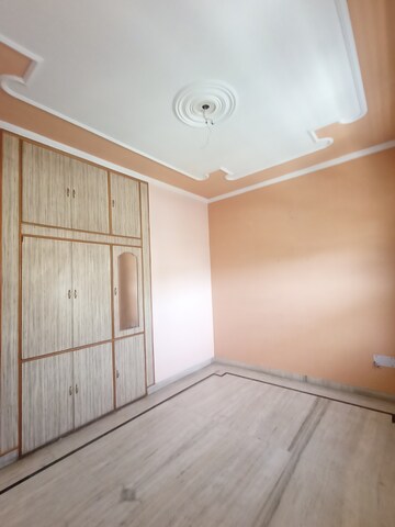 Room in 2 BHK Independent House at Sector 16 – for Rent