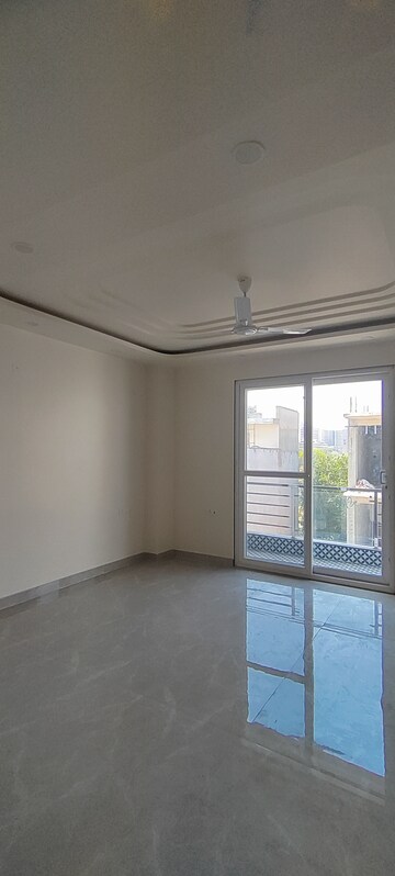 Master Bedroom in 2 BHK Builder Floor at Puri Kohinoor, Sector 89 – for Rent
