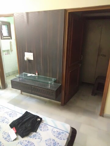 Master Bedroom in 2 BHK Independent House at Sector 15 – for Rent