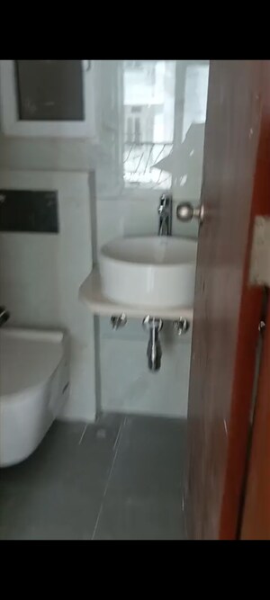 Bathroom in 1 BHK Apartment at Sumit Gurukrishna, Vile Parle East – for Sale