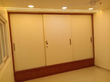 Room in 3 BHK Apartment at INDIS Viva City, Kondapur – for Rent