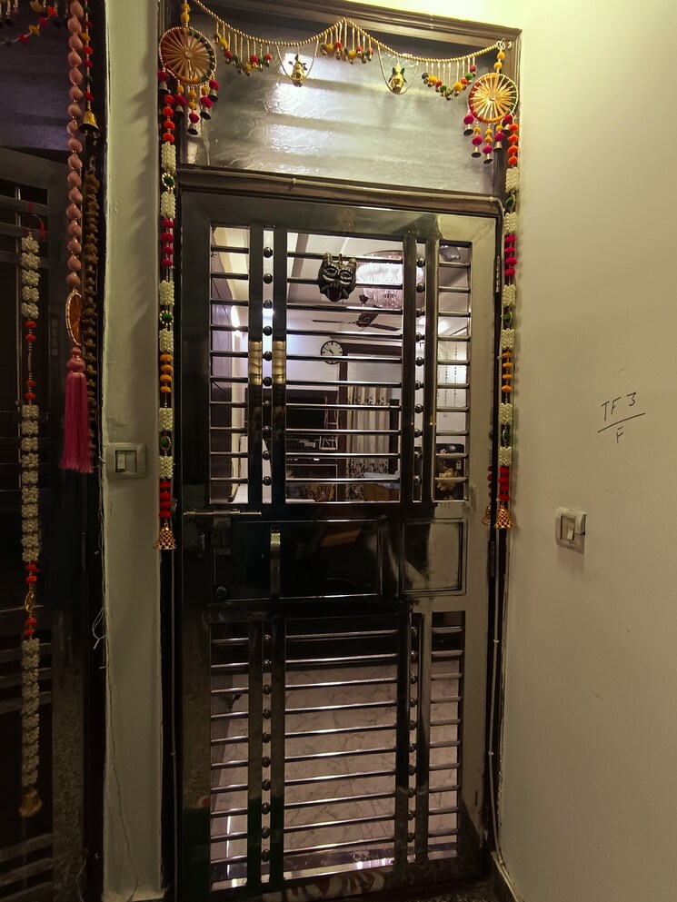 Living Room, shakti khand 2 Bedroom 800 Sq.Ft. Builder Floor In Shakti Khand Ghaziabad 8464156