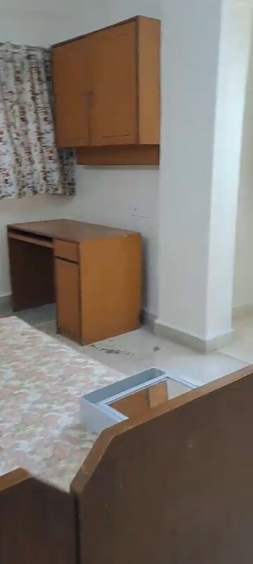 Room in 2 BHK Apartment at Shree Vinayak Society, Vile Parle East – for Rent