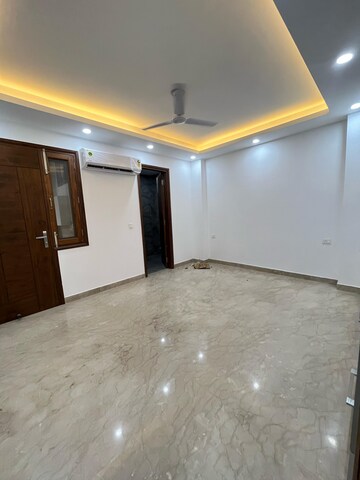 Room in 3 BHK Builder Floor at Kalkaji – for Rent