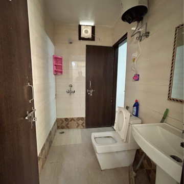 Bathroom in 1.5 BHK Builder Floor at Sector 10a – for Rent