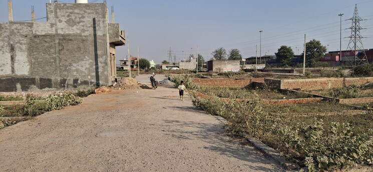 Garden, upsidc site b  100 Sq.Yd. Plot In Upsidc Site B Greater Noida 8464425