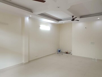 Master Bedroom in 3 BHK Builder Floor at Ansal Plaza Sector-23, Sector 23 – for Rent