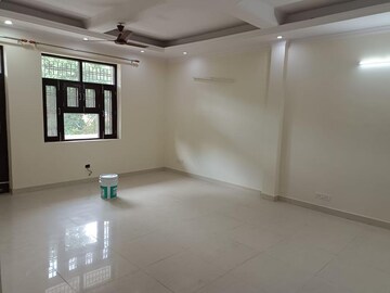 Master Bedroom in 3 BHK Builder Floor at Ansal Plaza Sector-23, Sector 23 – for Rent