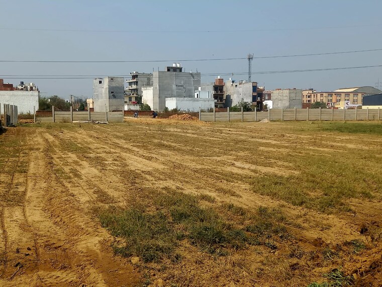 Garden, upsidc site b  100 Sq.Yd. Plot In Upsidc Site B Greater Noida 8464445