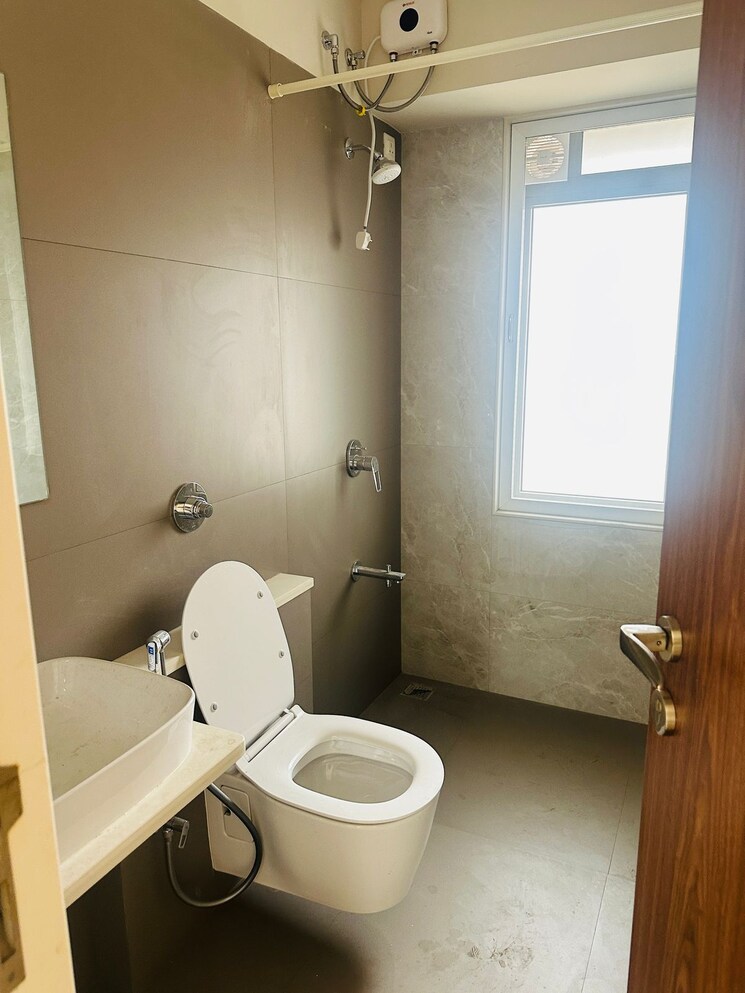 Bathroom, shree-krishna-navageeta 3 Bedroom 1200 Sq.Ft. Apartment In Chembur Mumbai 8464478