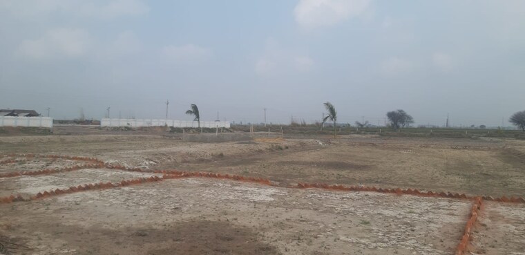 Garden, upsidc site b  150 Sq.Yd. Plot In Upsidc Site B Greater Noida 8464475
