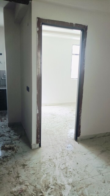 Furnished Amenities in 3 BHK Penthouse at Knowledge Park V Greater Noida – for Sale