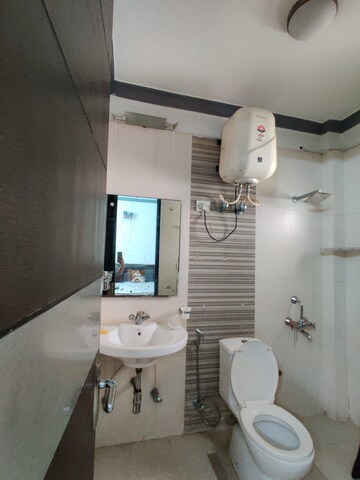 Bathroom in 3 BHK Builder Floor at Ardee City, Sector 52 – for Rent