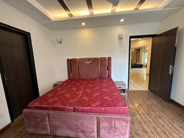 Bedroom in 4 BHK Apartment at Oasis Apartments, Sector 55 – for Rent
