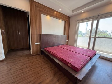 Bedroom in 4 BHK Apartment at Oasis Apartments, Sector 55 – for Rent