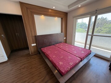 Bedroom in 4 BHK Apartment at Oasis Apartments, Sector 55 – for Rent
