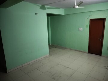 Room in 3 BHK Apartment at Bariatu – for Rent