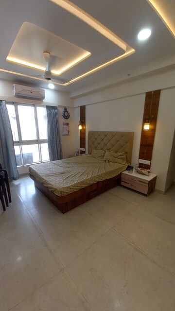 Room in 2 BHK Apartment at Dosti West County Phase 4 Dosti Pine, Balkum Pada – for Rent