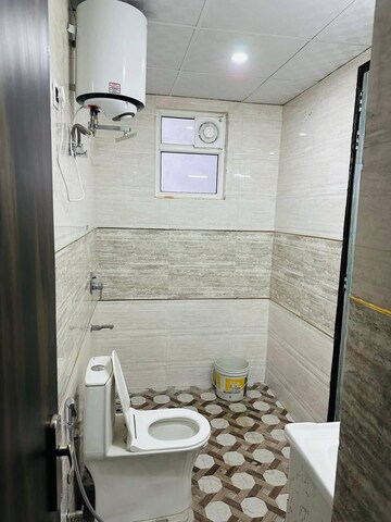 Bathroom in 3 BHK Builder Floor at Ardee Mall, Sector 52 – for Rent