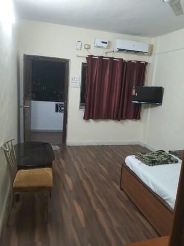 Master Bedroom in 1.5 BHK Apartment at Oakland Park, Andheri West – for Rent
