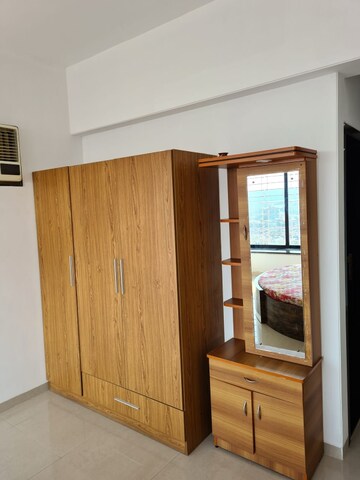 Room in 1 BHK Apartment at Goregaon West – for Rent
