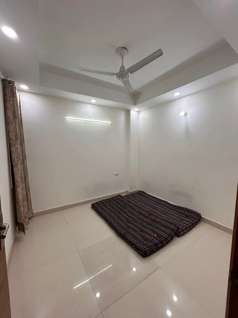 Floor Plan, rwa-tomar-colony 3 Bedroom 675 Sq.Ft. Builder Floor In Mukundpur Delhi 8464875