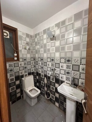 Bathroom in 3 BHK Builder Floor at RWA Tomar Colony, Mukundpur – for Sale