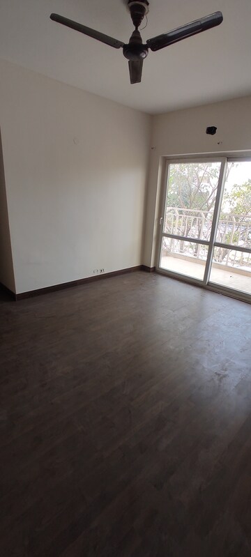 Master Bedroom in 3.5 BHK Apartment at Shiv Sai Ozone Park, Sector 86 – for Rent