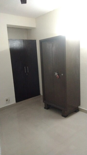 Room in 3 BHK Apartment at M2K The White House, Sector 57 – for Rent