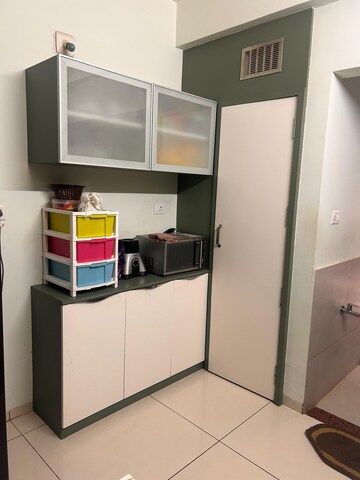 Room in 2 BHK Apartment at Tragad – for Rent