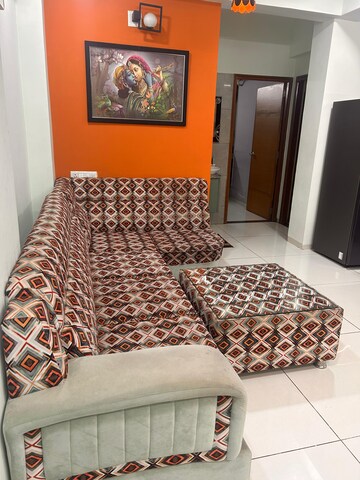 2 BHK Apartment For Rent in Tragad