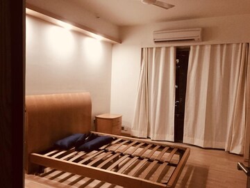 Bedroom in 4 BHK Apartment at Parsvnath Exotica, Sector 53 – for Rent