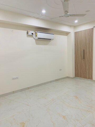  3 BHK Builder Floor at Sector 57 – for Rent