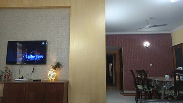 Master Bedroom in 4 BHK Apartment at Eldeco Utopia, Sector 93a – for Rent