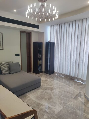 Room in 4 BHK Apartment at Paras Quartier, Gwal Pahari – for Rent