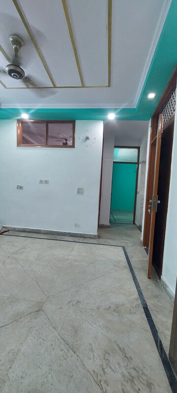 Furnished Amenities in 2 BHK Builder Floor at Govindpuri – for Rent